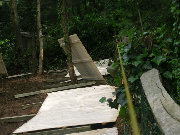 LONG ISLAND FENCE INSTALLATIONS - IN LONG ISLAND, NY - WOOD FENCE